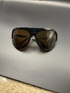 Fashion Nova Black Aviator Sunglasses with Brown Lenses